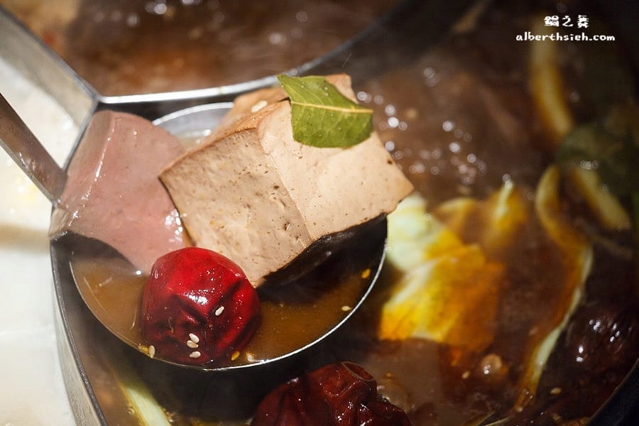 鍋之舞麻辣鴛鴦鍋．桃園龜山美食（值得讓你回味的美味鍋底）