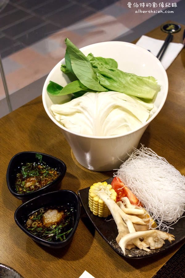 新北市永和．京宴屋（從金門空運來台的酒糟溫體牛肉火鍋料理）