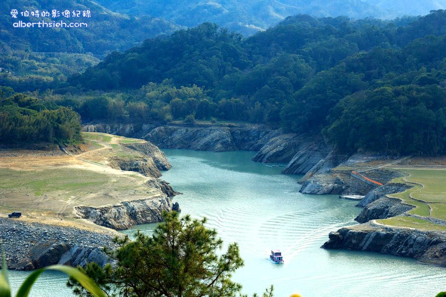 石門水庫阿姆坪土地公廟&夢幻草原．桃園大溪景點（鬧水荒造成水位見底才能看見的奇景）