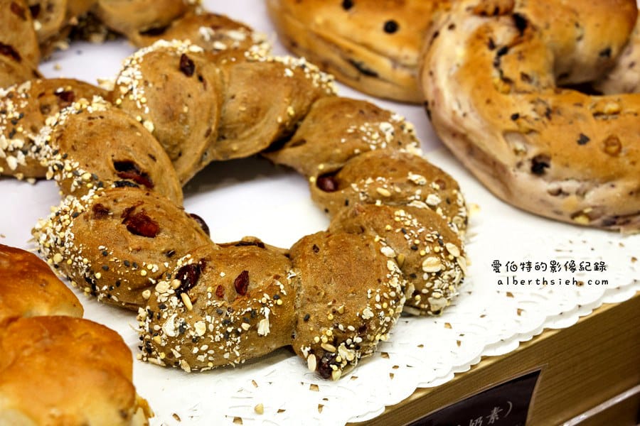 台北信義．小公主烘焙（精緻美味多變的的歐式麵包店）