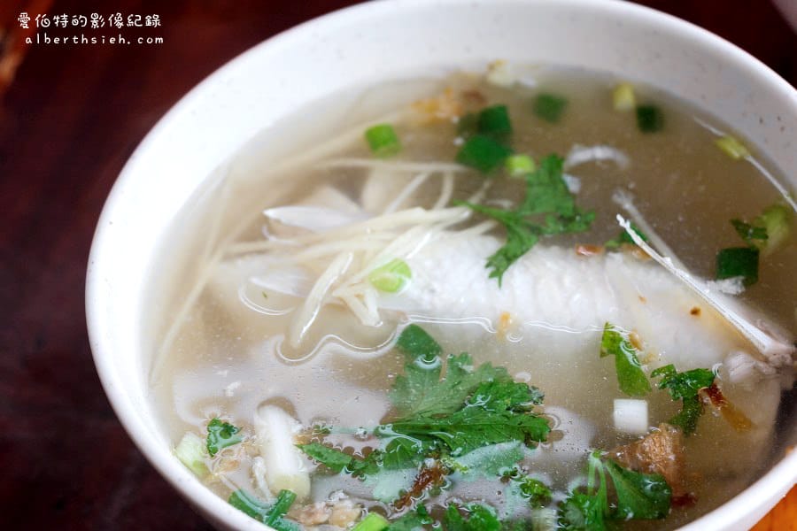 新北市新莊．魯肉發無刺虱目魚粥（新鮮肥美的魚肚湯）