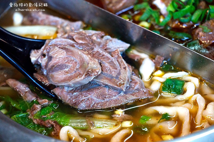 聞香坊.桃園龜山美食(清燉牛肉麵有著清香的中藥味很香醇順口) - 第12張圖 聞香坊.桃園龜山美食(清燉牛肉麵有著清香的中藥味很香醇順口)