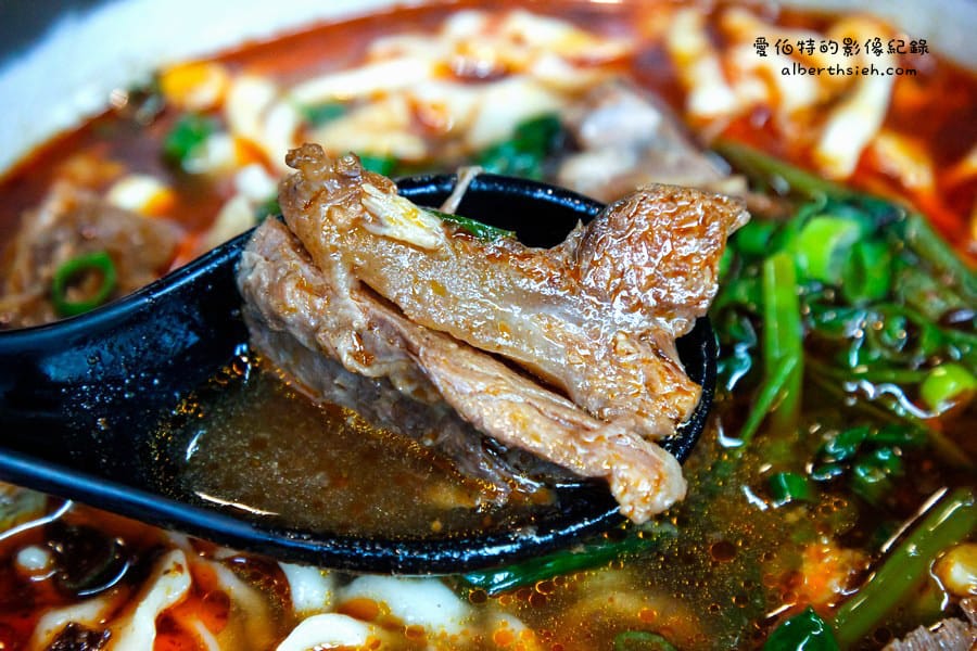 聞香坊.桃園龜山美食(清燉牛肉麵有著清香的中藥味很香醇順口) - 第10張圖 聞香坊.桃園龜山美食(清燉牛肉麵有著清香的中藥味很香醇順口)