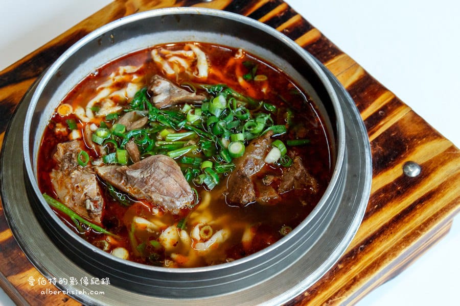 聞香坊.桃園龜山美食(清燉牛肉麵有著清香的中藥味很香醇順口) - 第14張圖 聞香坊.桃園龜山美食(清燉牛肉麵有著清香的中藥味很香醇順口)
