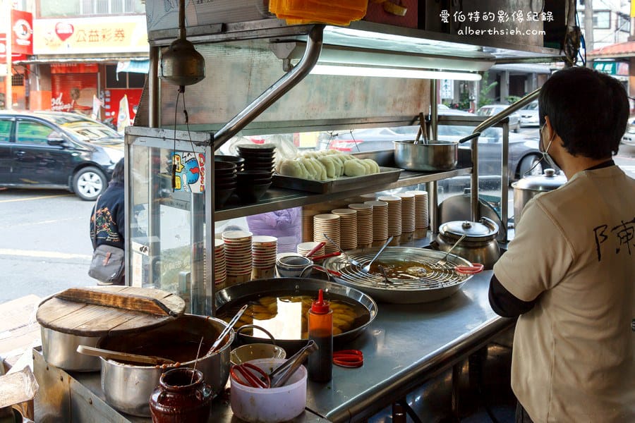陳師兄素肉圓．桃園大溪美食（外皮Q彈甜醬料的好吃肉圓）