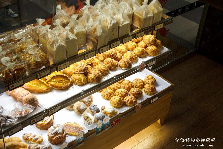 Donutes多那之咖啡蛋糕烘焙．桃園區美食（裝潢時尚平價消費聊天好去處）