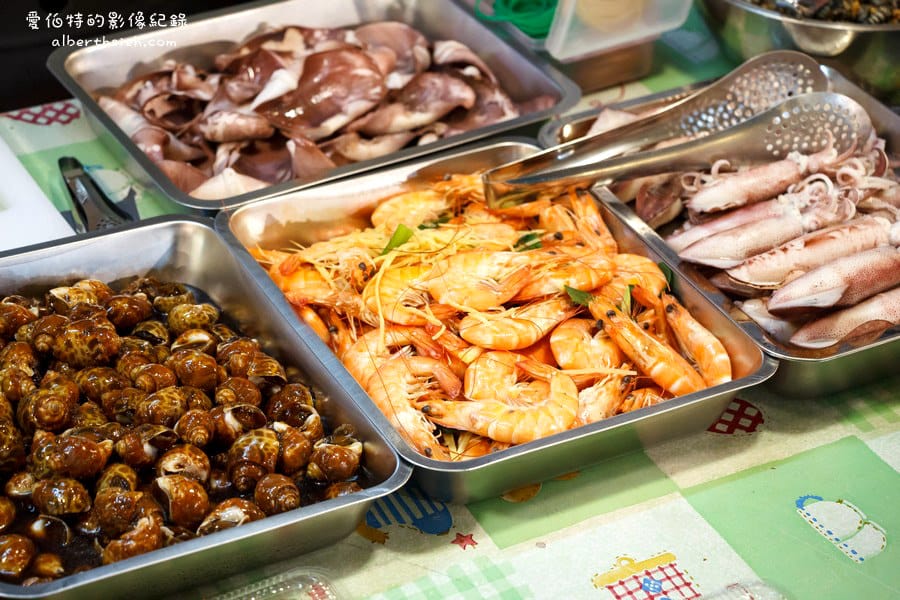 深澳鯊魚煙大王．桃園龜山美食（營盛黃昏市場中的新鮮品質佳又好吃的鯊魚烟）