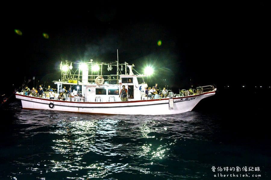 華倫六號娛樂海釣船．基隆海釣（碧砂漁港夜釣小管、白帶魚初體驗）