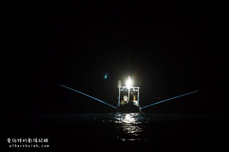 華倫六號娛樂海釣船．基隆海釣（碧砂漁港夜釣小管、白帶魚初體驗）