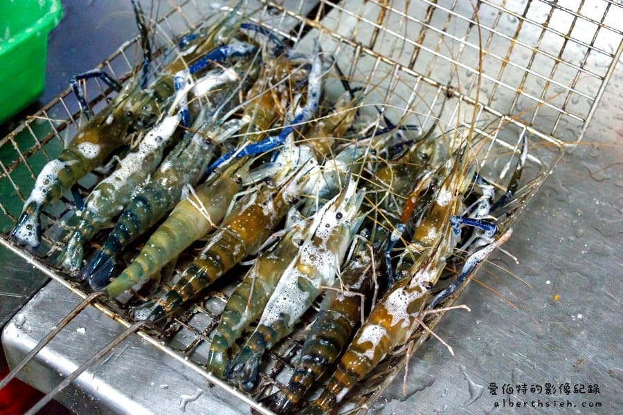 新北市中和．全球複合式運動休閒館（棒壘球、撞球、保齡球、射箭、釣蝦一次讓你滿足）
