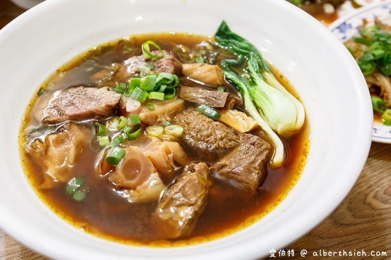台灣美食．牛肉麵總整理（台式、紅燒、清燉）