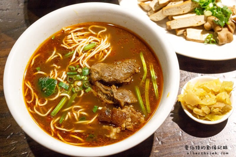 新竹市．四川段純貞牛肉麵（獨特的四川麻辣湯頭口感）
