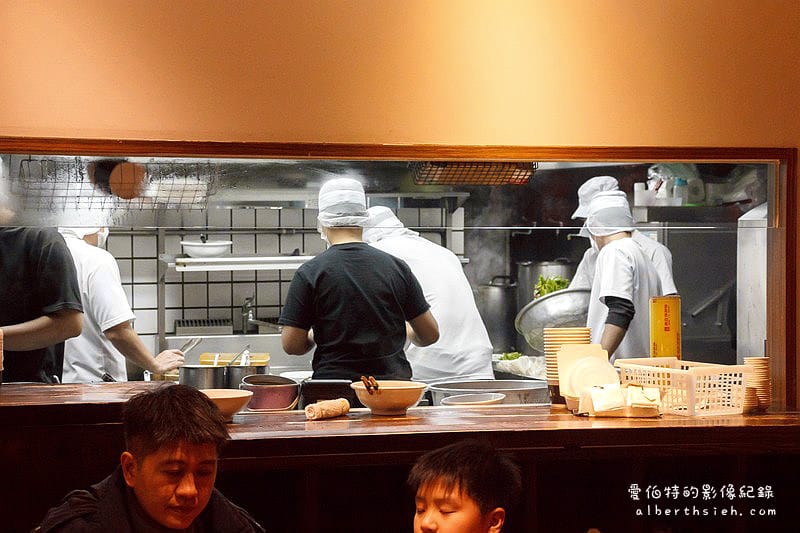 新竹市．四川段純貞牛肉麵（獨特的四川麻辣湯頭口感）
