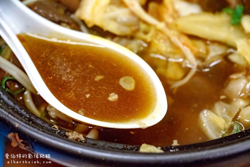 桃園觀光夜市(臭狀元麻辣臭豆腐、烤馬鈴薯、嘉義順蚵仔煎花枝羹、真功夫有一腿雞腿捲、豪記無骨戰鬥雞) - 第9張圖 桃園觀光夜市(臭狀元麻辣臭豆腐、烤馬鈴薯、嘉義順蚵仔煎花枝羹、真功夫有一腿雞腿捲、豪記無骨戰鬥雞)