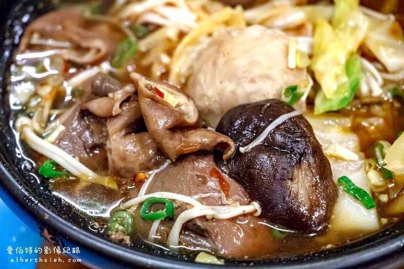 桃園觀光夜市(臭狀元麻辣臭豆腐、烤馬鈴薯、嘉義順蚵仔煎花枝羹、真功夫有一腿雞腿捲、豪記無骨戰鬥雞) - 第8張圖 桃園觀光夜市(臭狀元麻辣臭豆腐、烤馬鈴薯、嘉義順蚵仔煎花枝羹、真功夫有一腿雞腿捲、豪記無骨戰鬥雞)