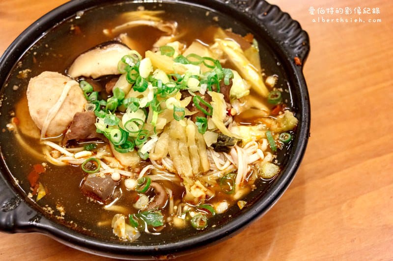 桃園觀光夜市(臭狀元麻辣臭豆腐、烤馬鈴薯、嘉義順蚵仔煎花枝羹、真功夫有一腿雞腿捲、豪記無骨戰鬥雞) - 第7張圖 桃園觀光夜市(臭狀元麻辣臭豆腐、烤馬鈴薯、嘉義順蚵仔煎花枝羹、真功夫有一腿雞腿捲、豪記無骨戰鬥雞)