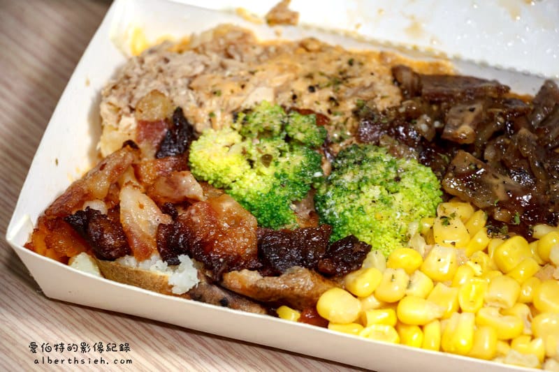 桃園觀光夜市(臭狀元麻辣臭豆腐、烤馬鈴薯、嘉義順蚵仔煎花枝羹、真功夫有一腿雞腿捲、豪記無骨戰鬥雞) - 第14張圖 桃園觀光夜市(臭狀元麻辣臭豆腐、烤馬鈴薯、嘉義順蚵仔煎花枝羹、真功夫有一腿雞腿捲、豪記無骨戰鬥雞)