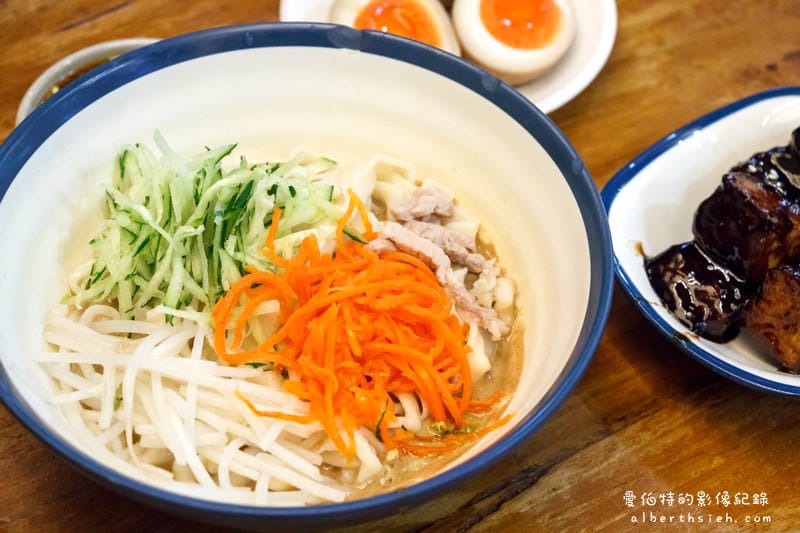 新竹竹北．十一街麵食館（特別的葫瓜水餃，口感清爽好吃）