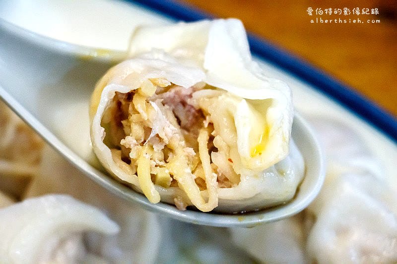 新竹竹北．十一街麵食館（特別的葫瓜水餃，口感清爽好吃）