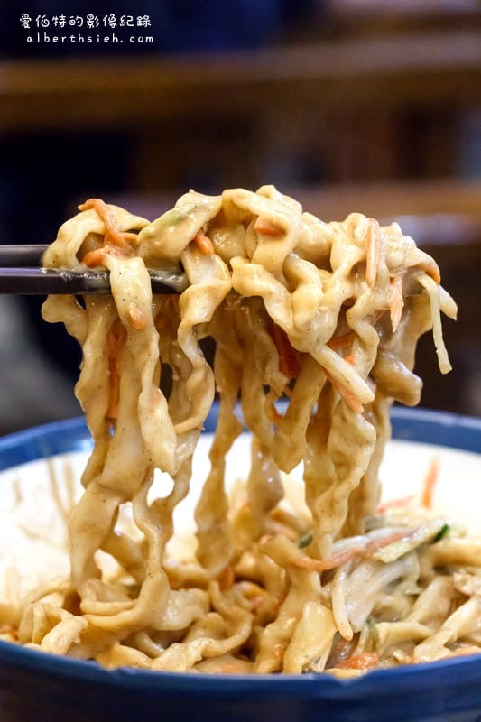 新竹竹北．十一街麵食館（特別的葫瓜水餃，口感清爽好吃）