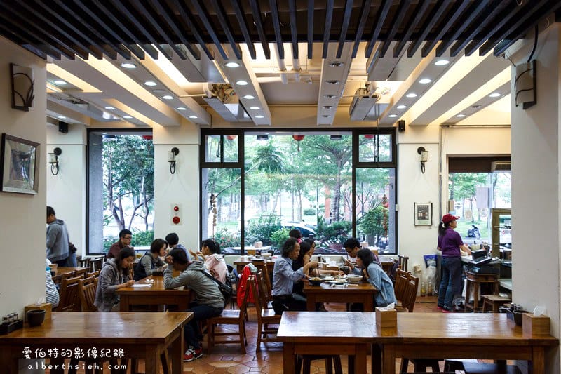新竹竹北．十一街麵食館（特別的葫瓜水餃，口感清爽好吃）
