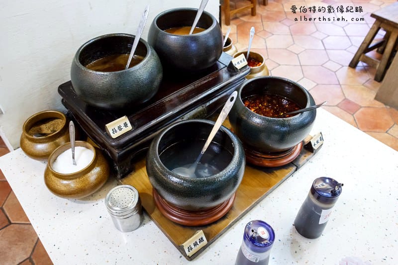新竹竹北．十一街麵食館（特別的葫瓜水餃，口感清爽好吃）