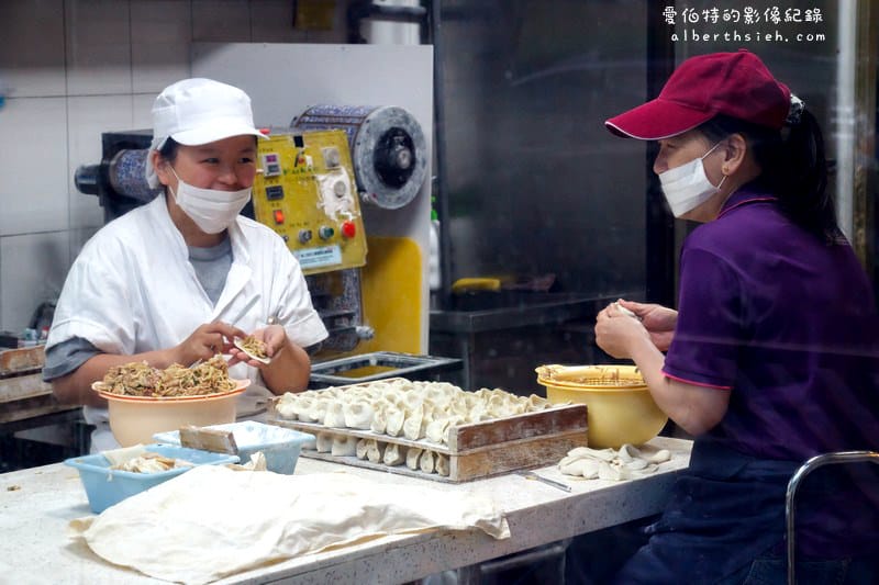 新竹竹北．十一街麵食館（特別的葫瓜水餃，口感清爽好吃）