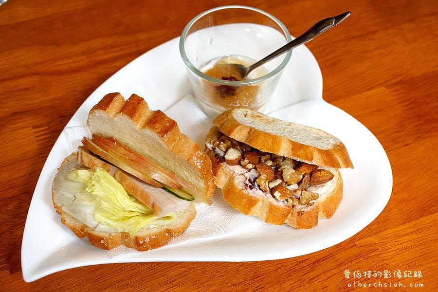 At CAFE．桃園中壢下午茶（享用輕食悠閒放鬆的咖啡館）
