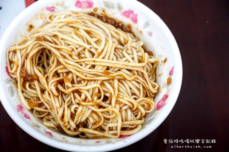 宜蘭市．大麵章麻醬麵（沙茶麵以及餛飩湯意外發現的好吃）