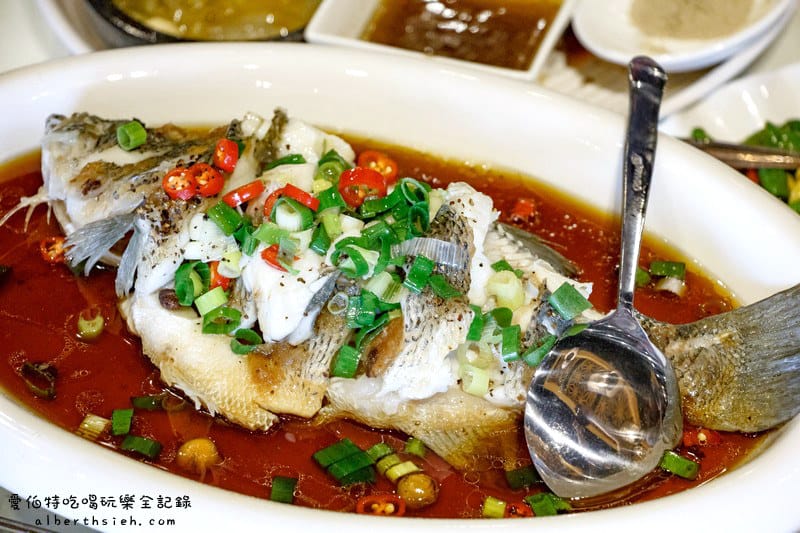好漢莊甕子雞．桃園中壢美食（香噴噴的武打黃金窯烤雞）