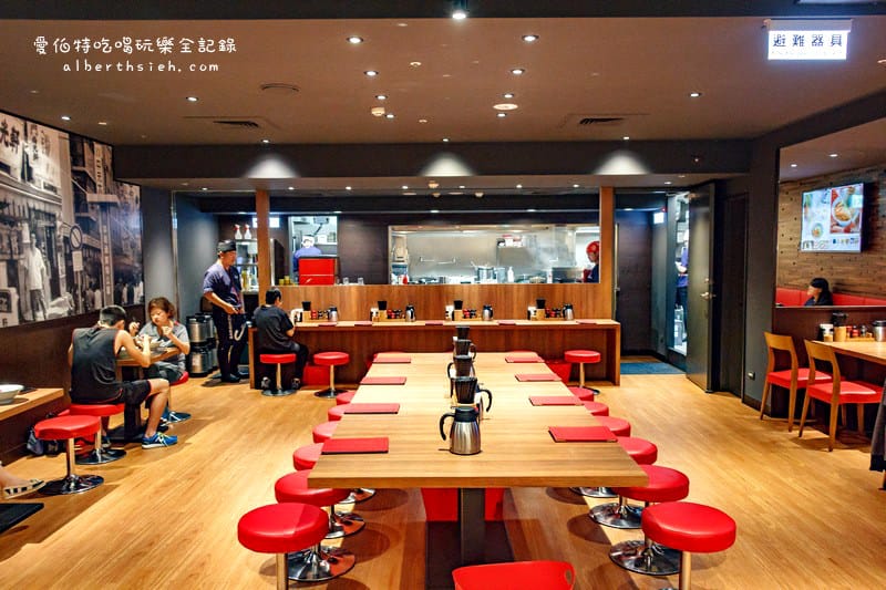 梅光軒拉麵．桃園遠東百貨美食（醬油拉麵口感清爽不會過於鹹膩）