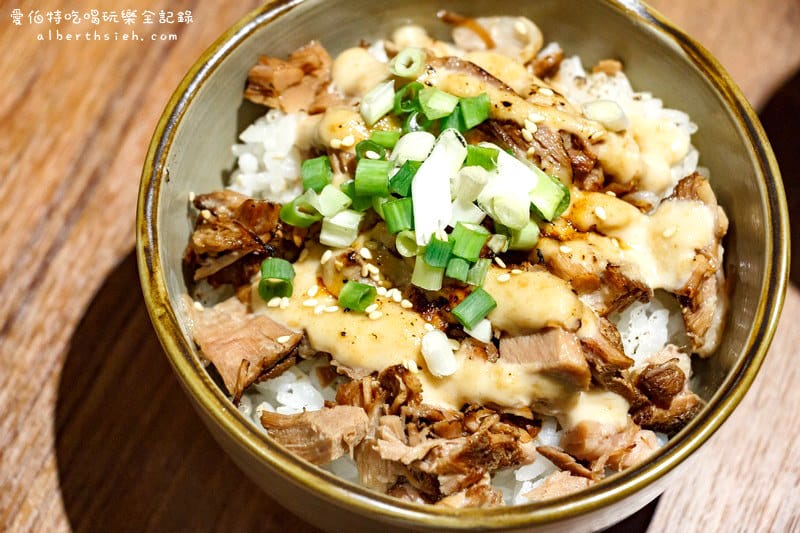 梅光軒拉麵．桃園遠東百貨美食（醬油拉麵口感清爽不會過於鹹膩）
