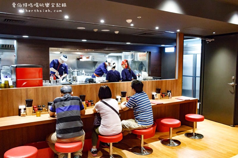 梅光軒拉麵．桃園遠東百貨美食（醬油拉麵口感清爽不會過於鹹膩）