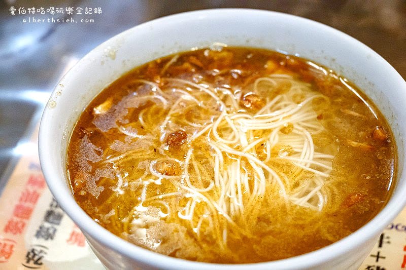 新北市板橋.湳雅夜市:小野牛牛排(平價牛排混搭麻油雞麵線) - 第8張圖 新北市板橋.湳雅夜市:小野牛牛排(平價牛排混搭麻油雞麵線)