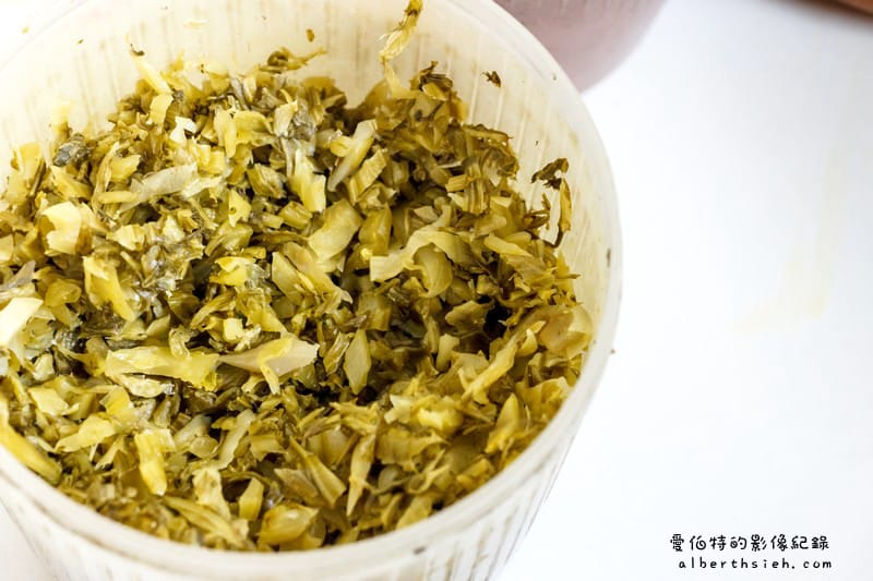小吳牛肉麵．台北西門町美食（24H營業麵肉滿載讓你吃粗飽）