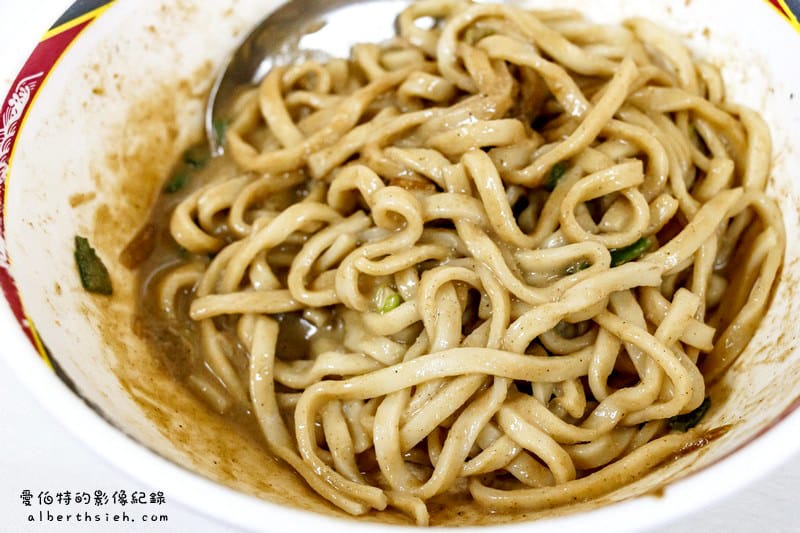 小吳牛肉麵．台北西門町美食（24H營業麵肉滿載讓你吃粗飽）