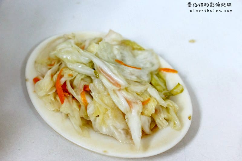 小吳牛肉麵．台北西門町美食（24H營業麵肉滿載讓你吃粗飽）