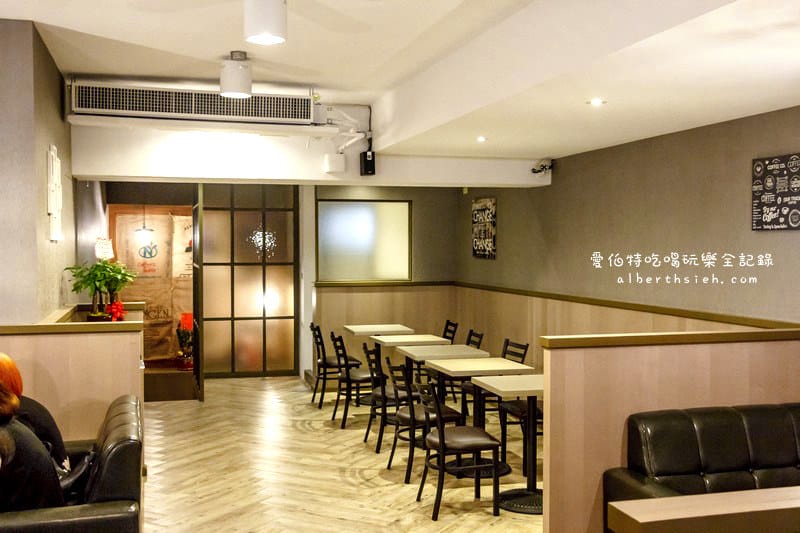 GoldBoss Coffee鬆餅工坊．桃園區美食（平價咖啡好吃鬆餅讓你可以坐一下午）