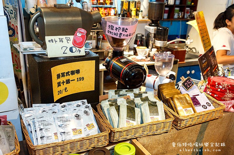 諾曼咖啡．桃園龜山美食（質樸卻一應俱全的咖啡舖）