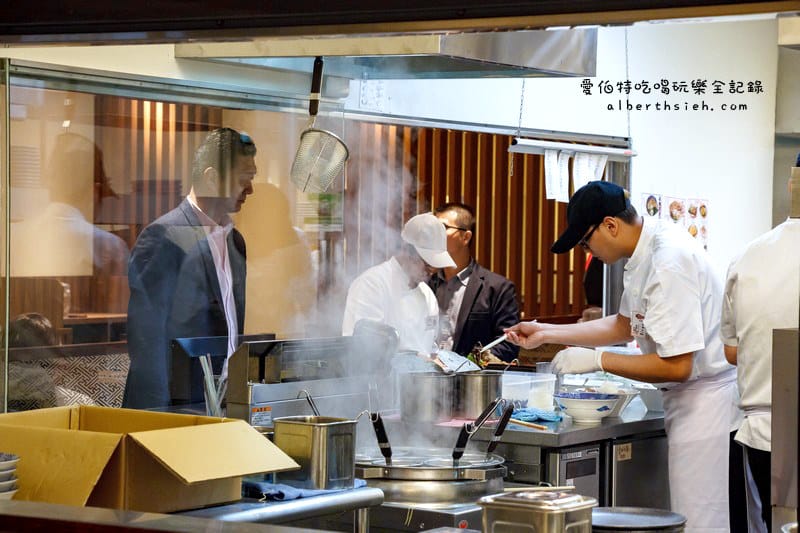 雞玉錦拉麵.桃園中壢華泰名品城美食(日本連續四年排隊美食拉麵) - 第5張圖 雞玉錦拉麵.桃園中壢華泰名品城美食(日本連續四年排隊美食拉麵)