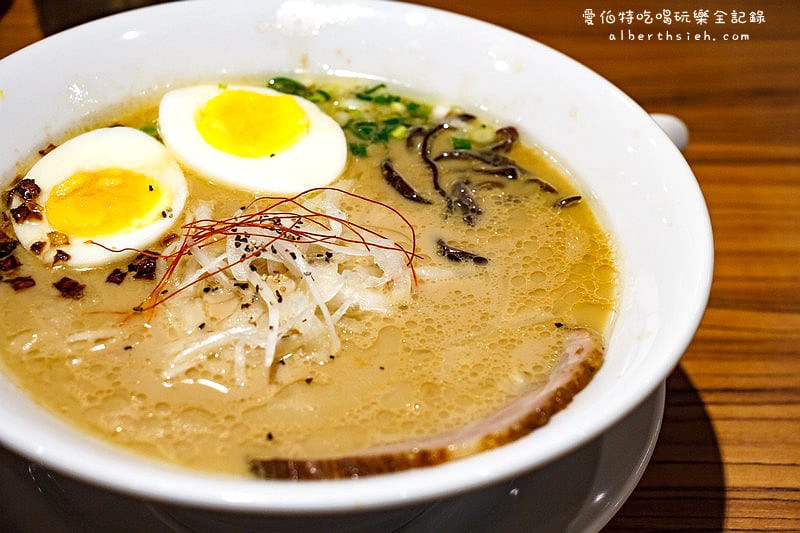 雞玉錦拉麵.桃園中壢華泰名品城美食(日本連續四年排隊美食拉麵) - 第1張圖 雞玉錦拉麵.桃園中壢華泰名品城美食(日本連續四年排隊美食拉麵)