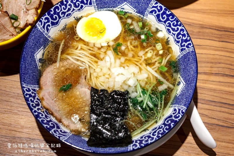 雞玉錦拉麵.桃園中壢華泰名品城美食(日本連續四年排隊美食拉麵) - 第13張圖 雞玉錦拉麵.桃園中壢華泰名品城美食(日本連續四年排隊美食拉麵)
