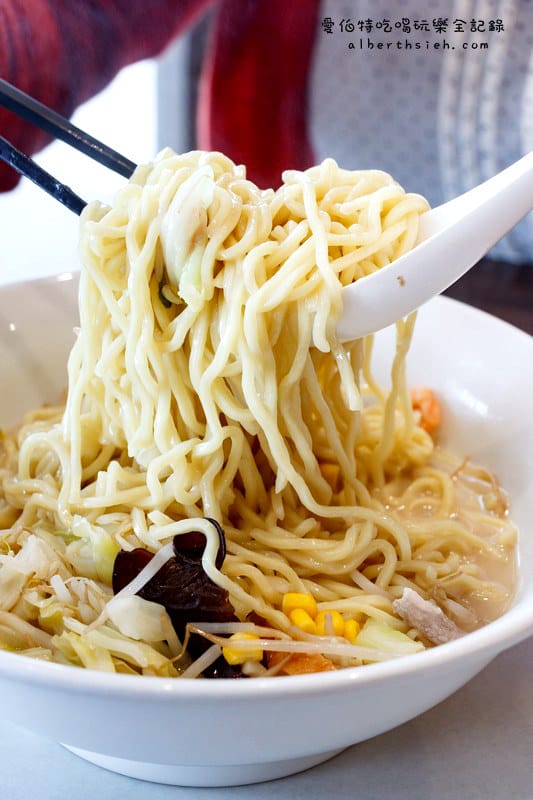 沖繩自駕自由行．RingerHut長崎ちゃんぽん（營養滿點大份量蔬菜強棒麵）