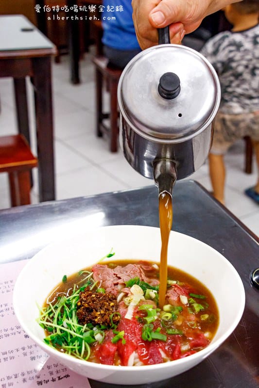西村十四麵食館.桃園八德美食(牛肉麵口味眾多,刺身麻辣湯頭麻而不躁的好喝) - 第10張圖 西村十四麵食館.桃園八德美食(牛肉麵口味眾多,刺身麻辣湯頭麻而不躁的好喝)