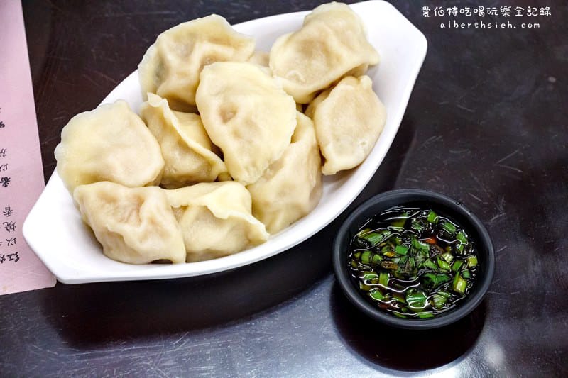 西村十四麵食館.桃園八德美食(牛肉麵口味眾多,刺身麻辣湯頭麻而不躁的好喝) - 第17張圖 西村十四麵食館.桃園八德美食(牛肉麵口味眾多,刺身麻辣湯頭麻而不躁的好喝)