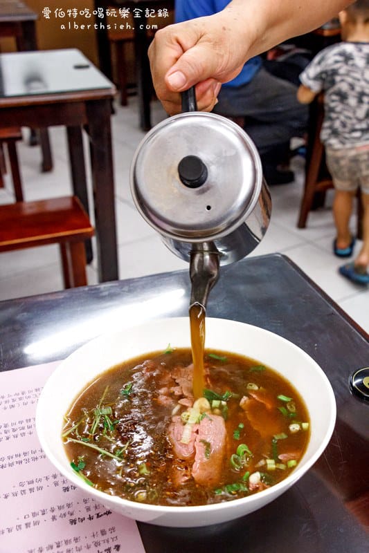 西村十四麵食館.桃園八德美食(牛肉麵口味眾多,刺身麻辣湯頭麻而不躁的好喝) - 第11張圖 西村十四麵食館.桃園八德美食(牛肉麵口味眾多,刺身麻辣湯頭麻而不躁的好喝)