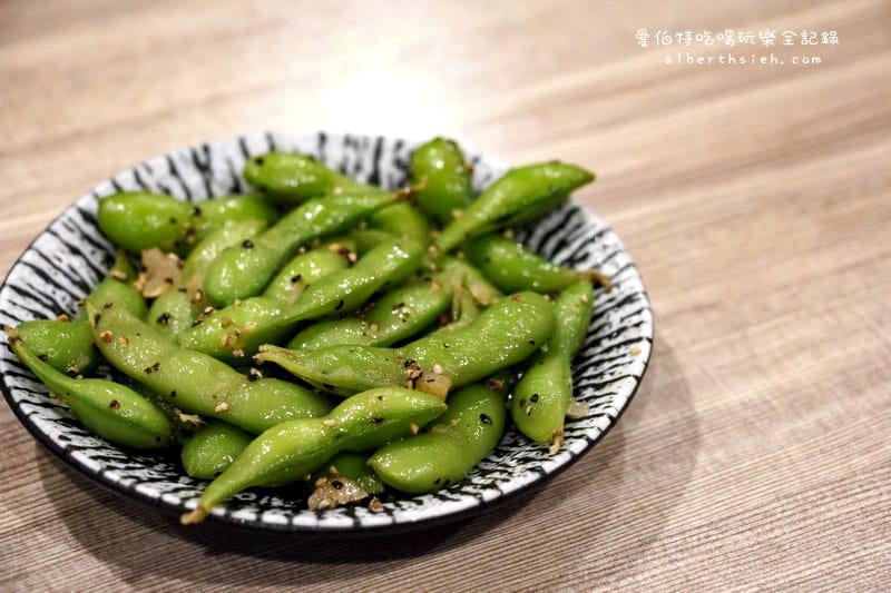 台北市府捷運站美食．十二籃粥火鍋（超威的大沙公螃蟹火鍋、香辣鍋）