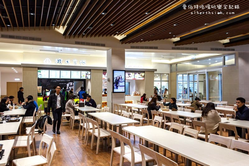 華泰名品城 GLORIA OUTLETS．桃園中壢賣場 （商品均65折的首座美式露天購物村）