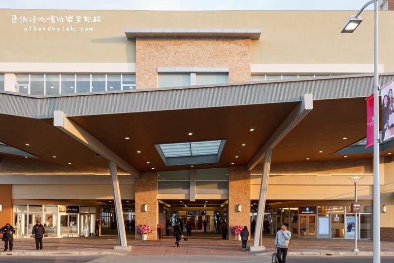華泰名品城 GLORIA OUTLETS．桃園中壢賣場 （商品均65折的首座美式露天購物村）