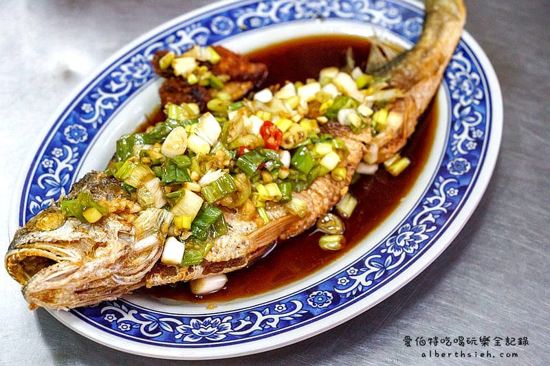 台北大同．延三夜市：阿美古早味（使用炭火炒菜的美味小吃）